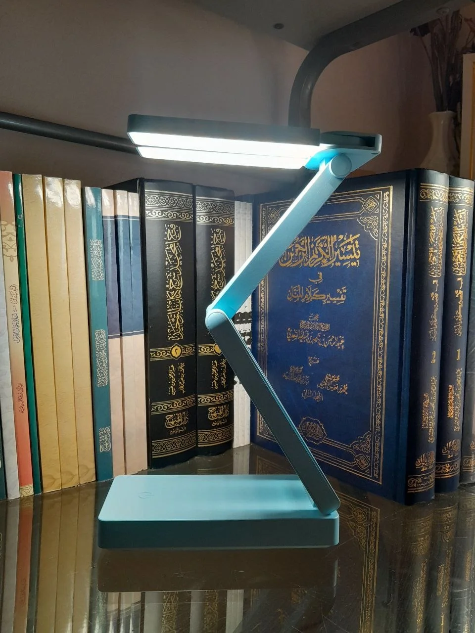 مصباح مكتبي في اللون الأزرق - النوع الثاني